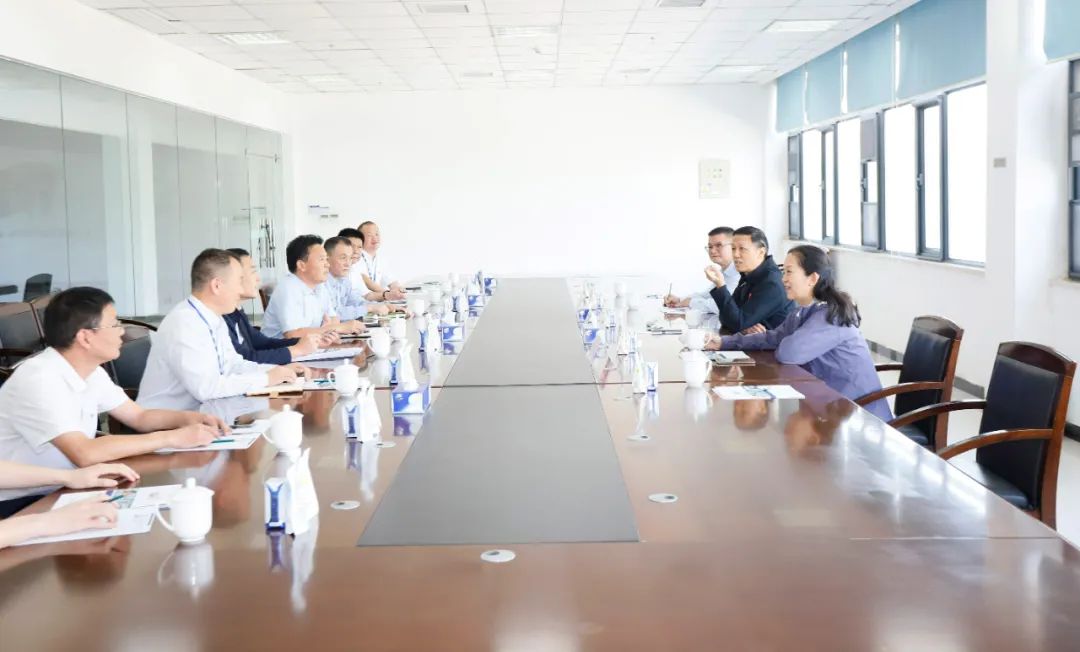 快樂過“雙節(jié)”，安全不放假｜河南農(nóng)投集團(tuán)黨委書記、董事長(zhǎng)李曉寰一行蒞臨花花牛乳業(yè)集團(tuán)開展“雙節(jié)”安全生產(chǎn)大檢查活動(dòng)并慰問一線職工、