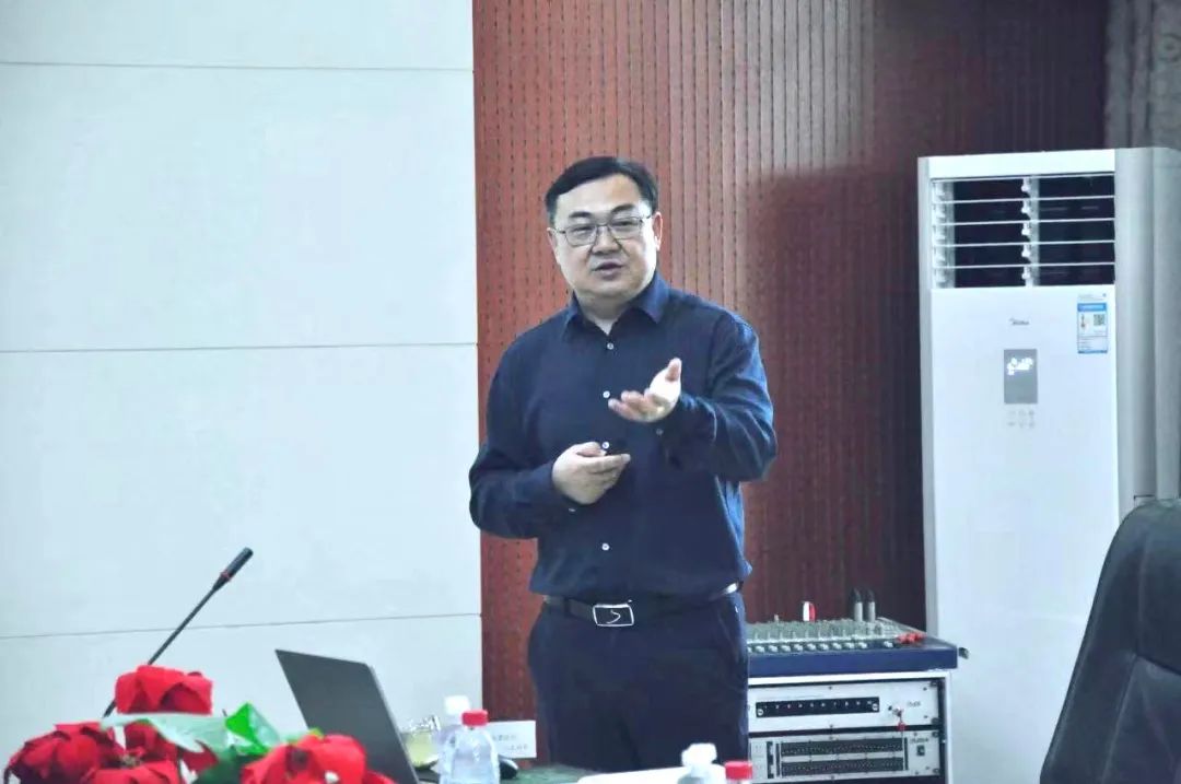 花花牛丨國家奶牛產業技術體系首席科學家、中國農業大學教授李勝利一行蒞臨花花牛魯山瑞亞參觀調研